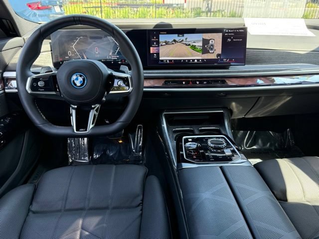 Used 2026 BMW 750e xDrive AWD/4WD image 31