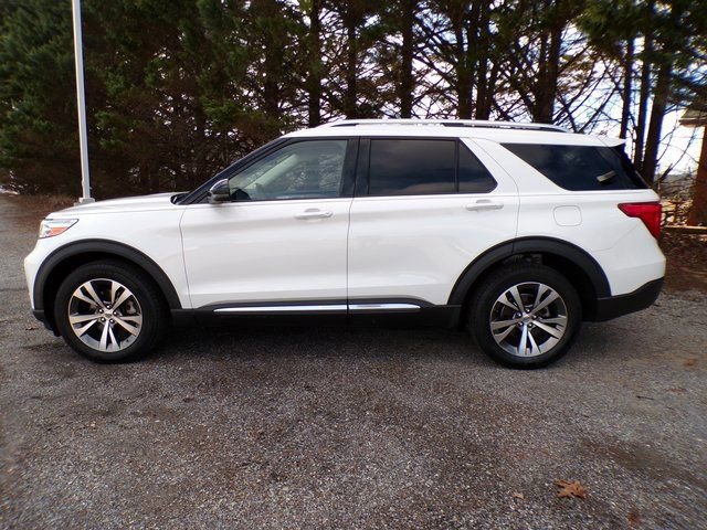 Used 2020 Ford Explorer Platinum w/ Premium Technology Package image 2