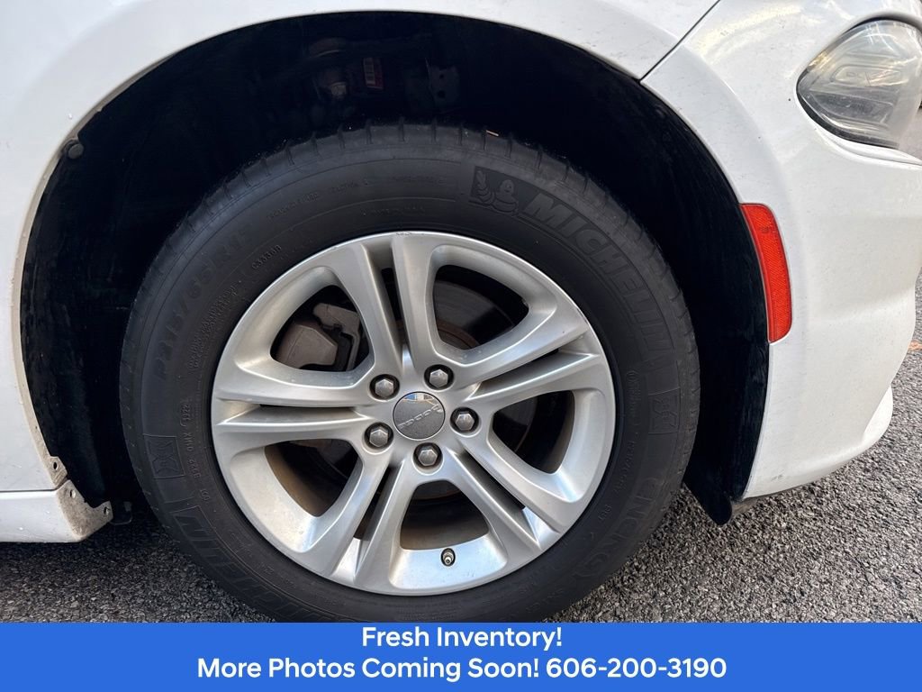 Used 2022 Dodge Charger SXT image 4