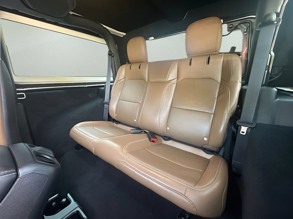 Used 2022 Jeep Wrangler Rubicon w/ Cold Weather Group AWD/4WD image 26