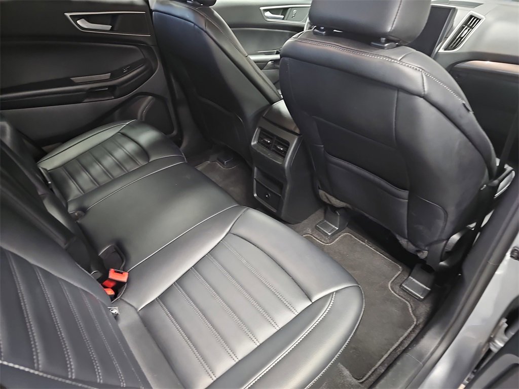 Used 2024 Ford Edge SEL image 11