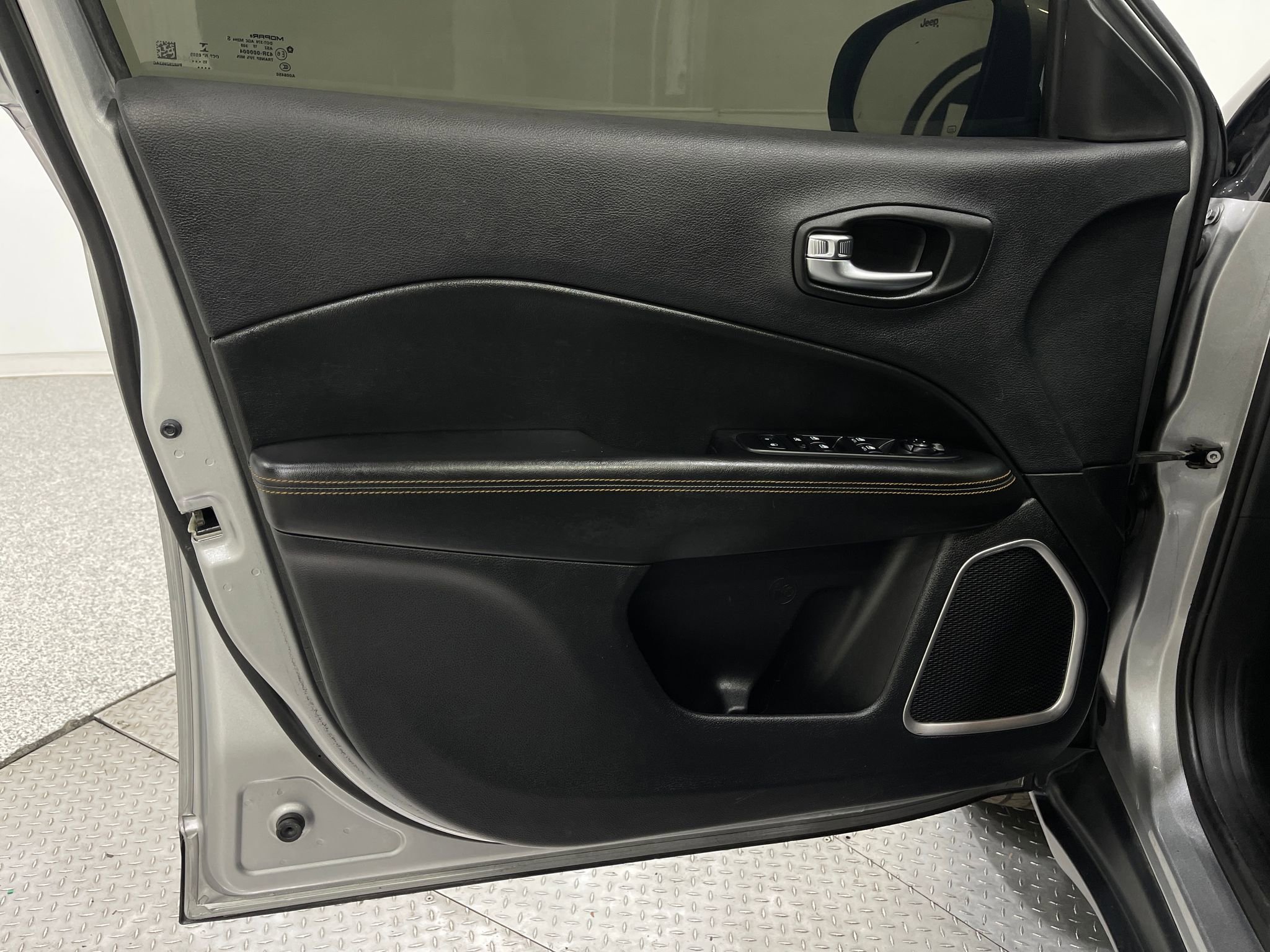 Used 2020 Jeep Compass Limited image 13