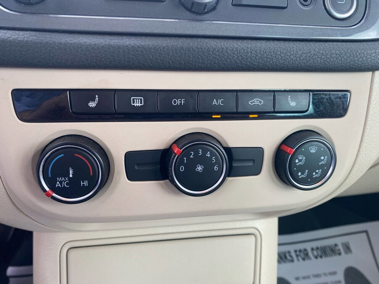 Used 2013 Volkswagen Tiguan SE image 28