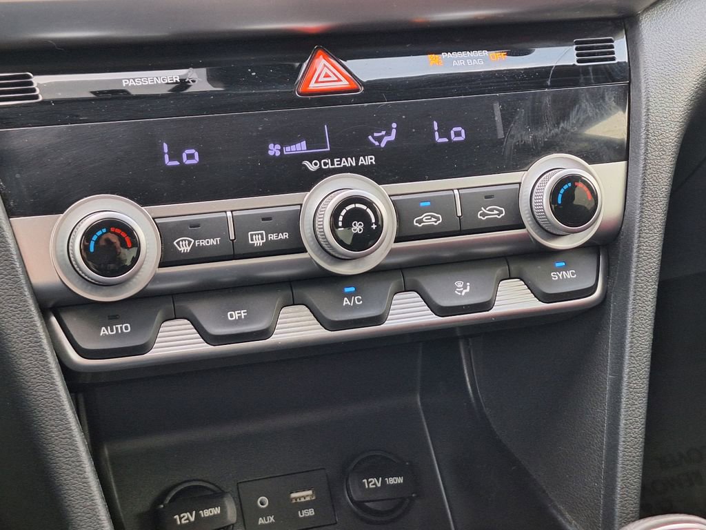 Used 2020 Hyundai Elantra SE w/ Cargo Package (C1) image 21