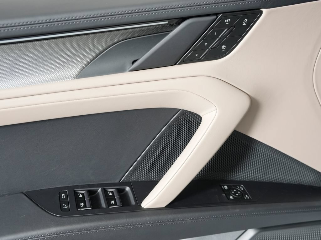 New 2026 Porsche Cayenne Electric AWD/4WD image 17