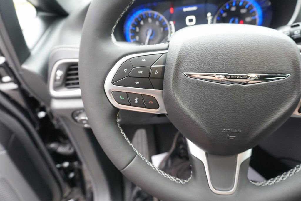 New 2026 Chrysler Pacifica Select image 23