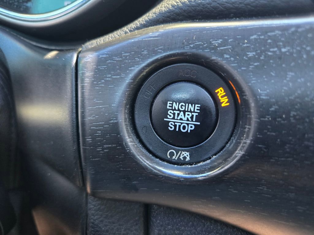 Used 2017 Jeep Grand Cherokee Altitude image 37