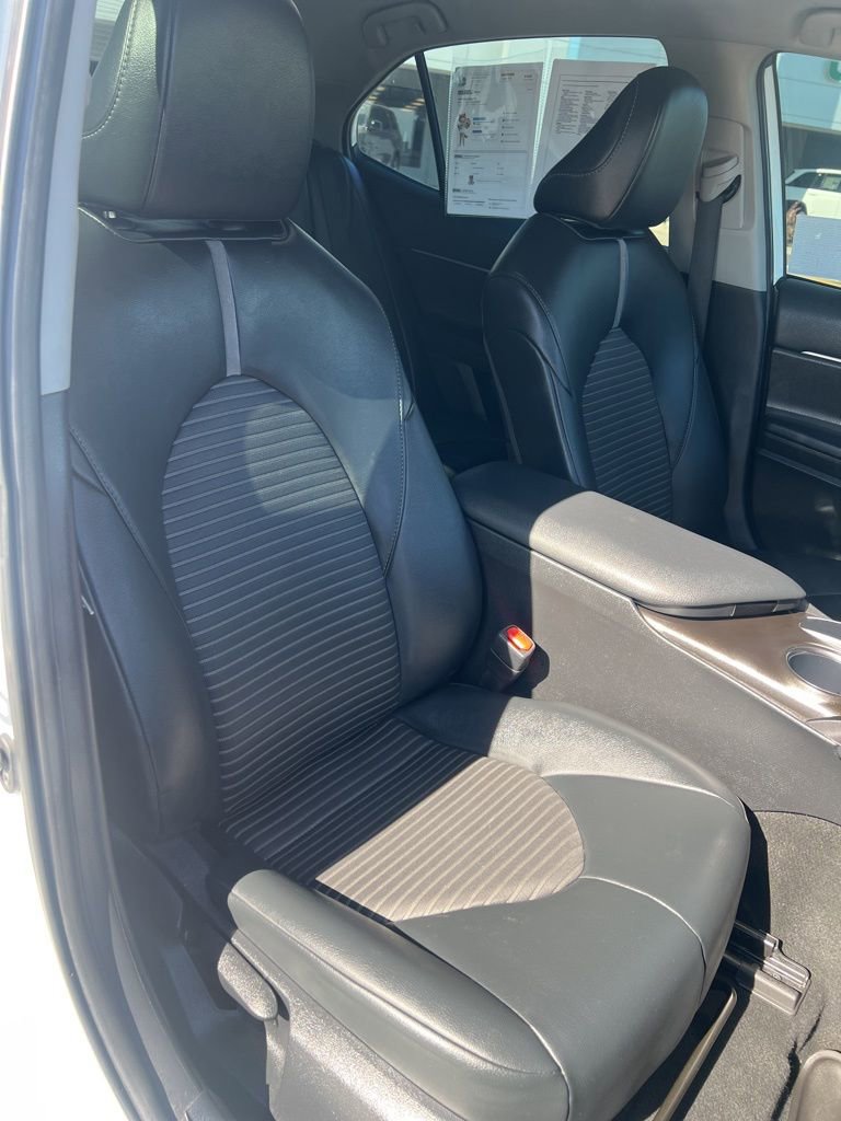 Used 2024 Toyota Camry SE w/ Convenience Package image 14