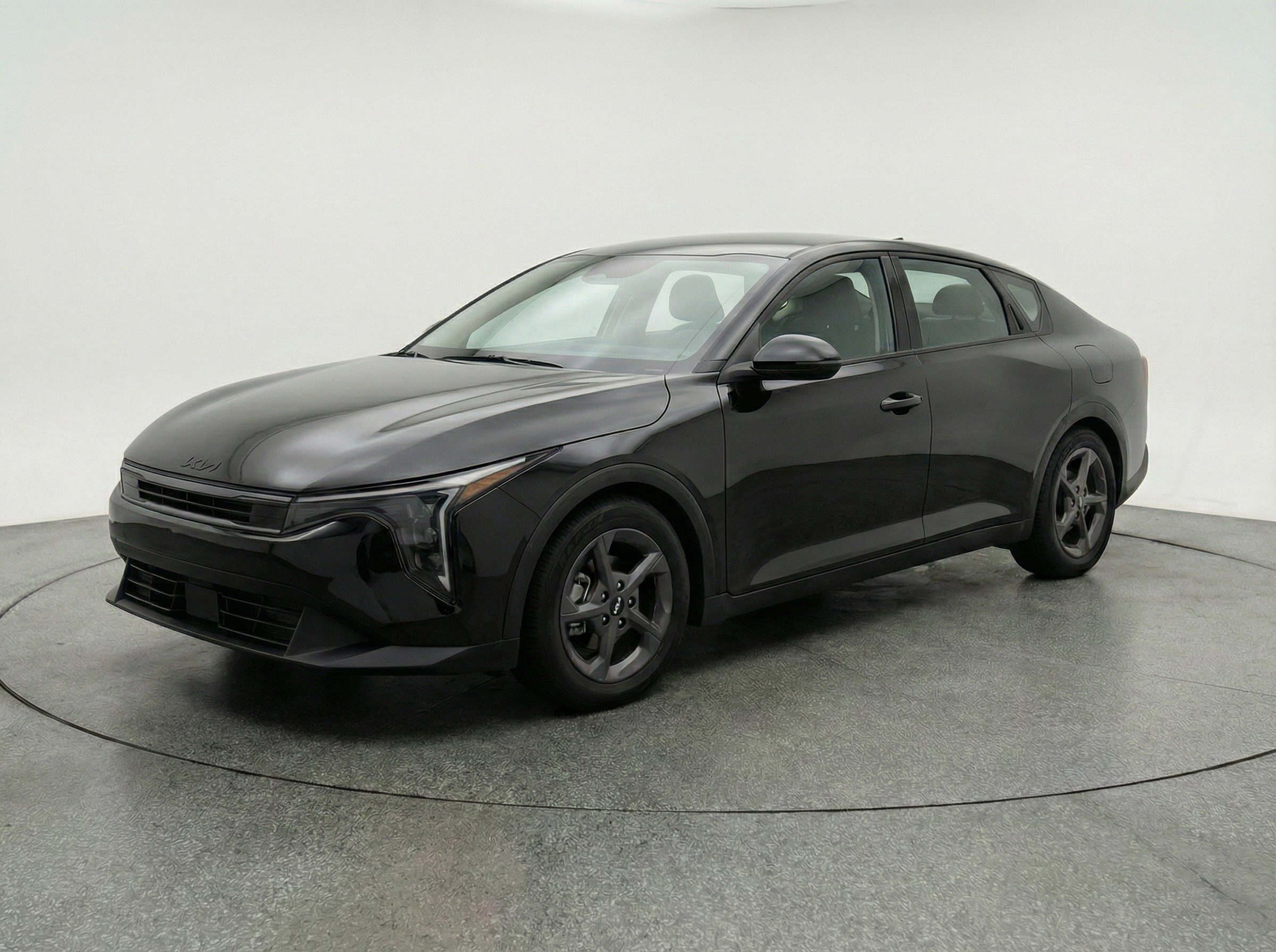 Used 2025 Kia K4 LXS image 3