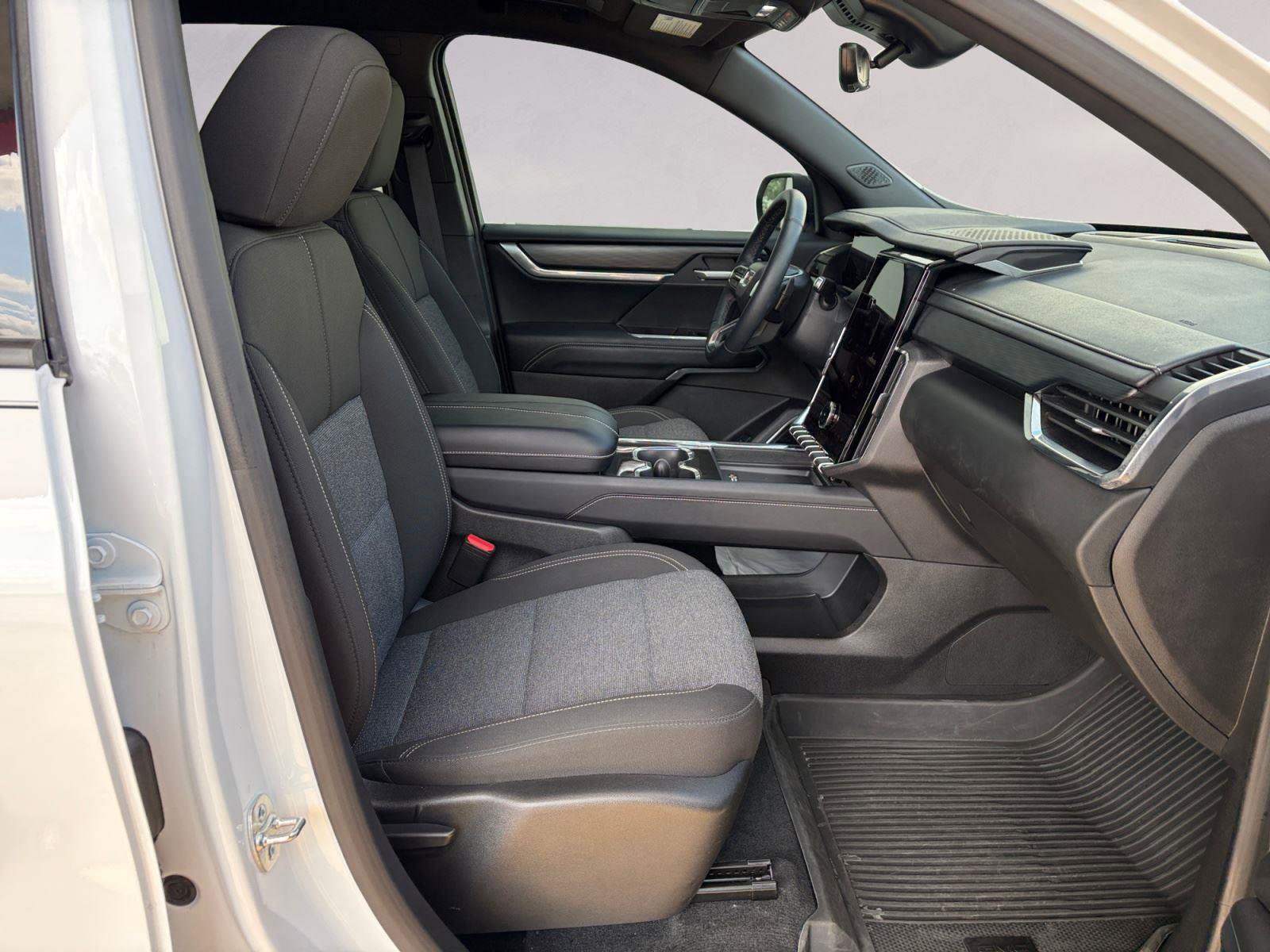 Used 2026 GMC Acadia Elevation w/ LPO, Floor Liner Package image 15