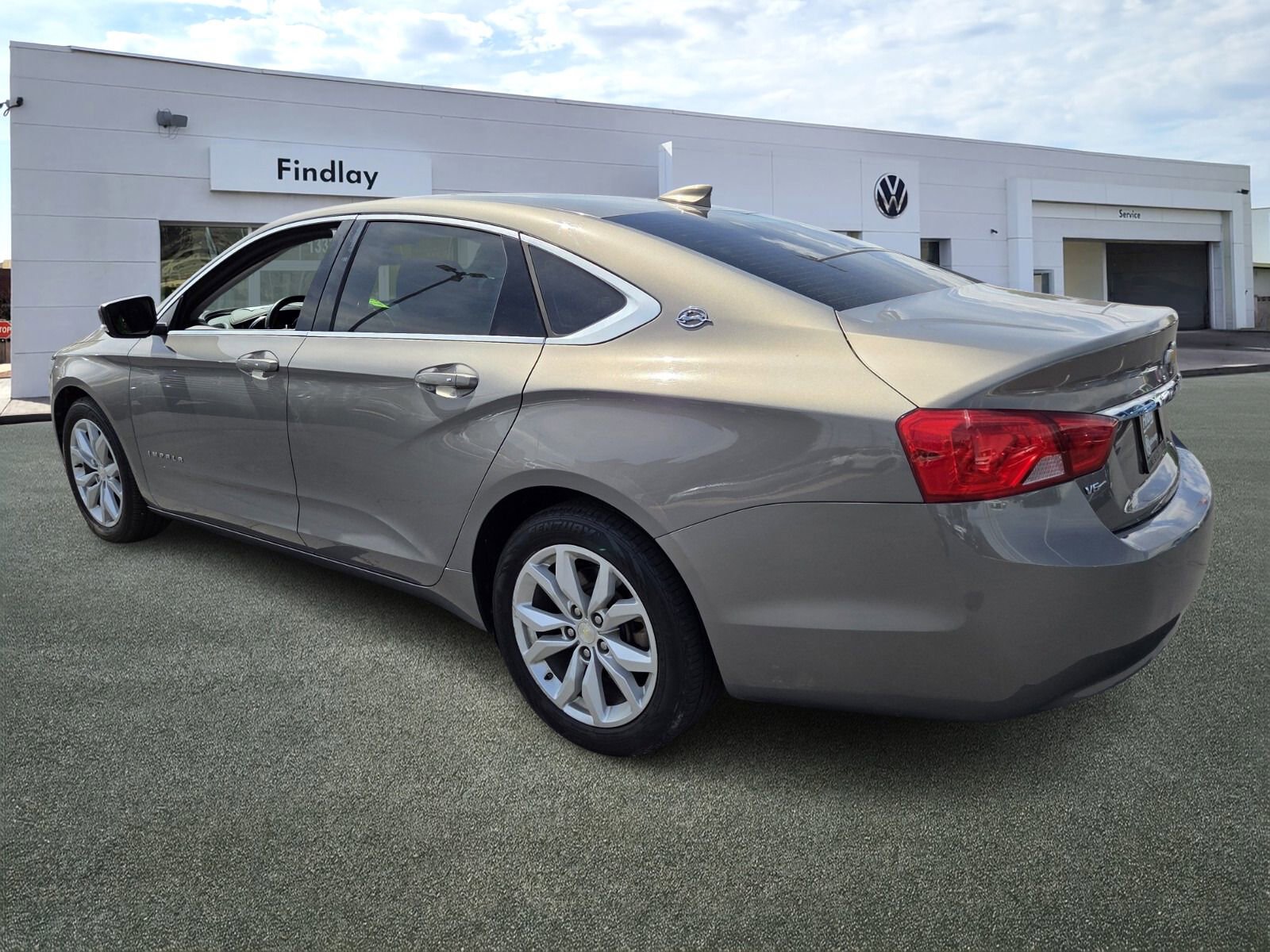 Used 2019 Chevrolet Impala LT FWD image 4