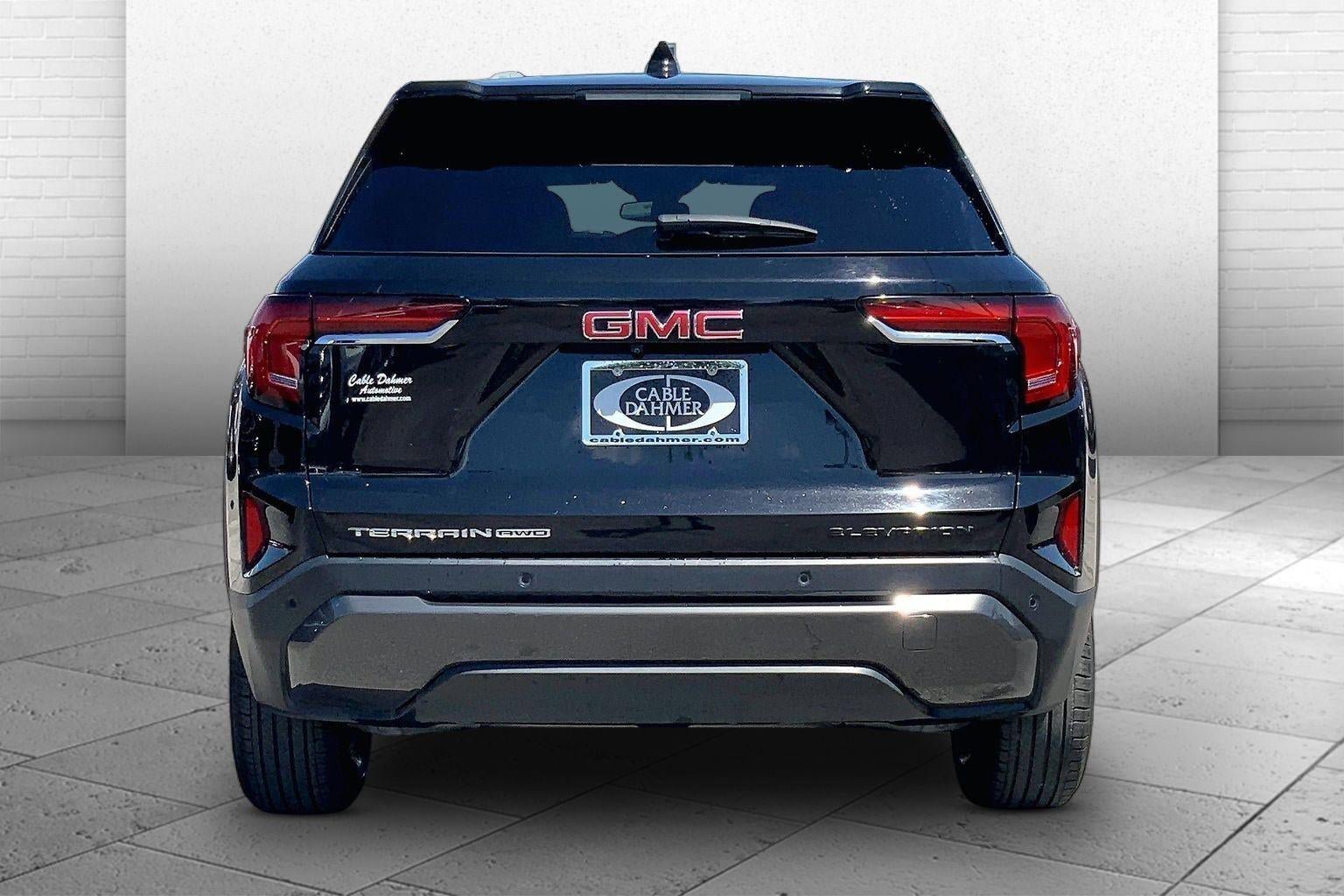 Used 2025 GMC Terrain Elevation AWD/4WD image 3