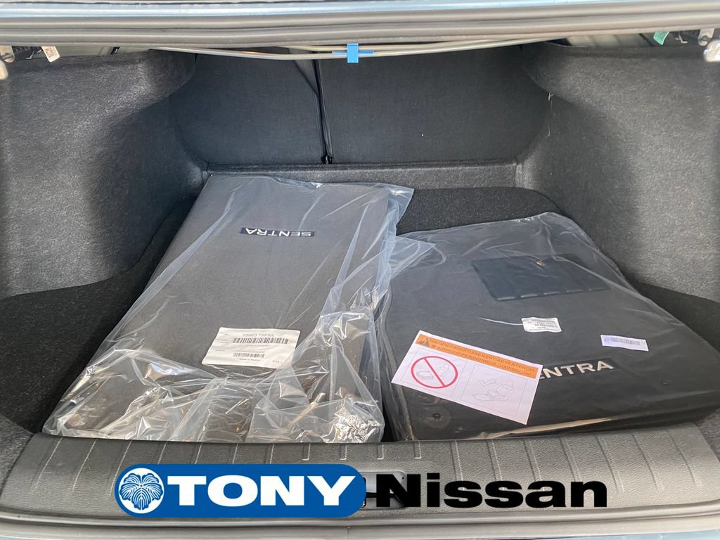 New 2026 Nissan Sentra SR w/ Floor Mat Package FWD image 12