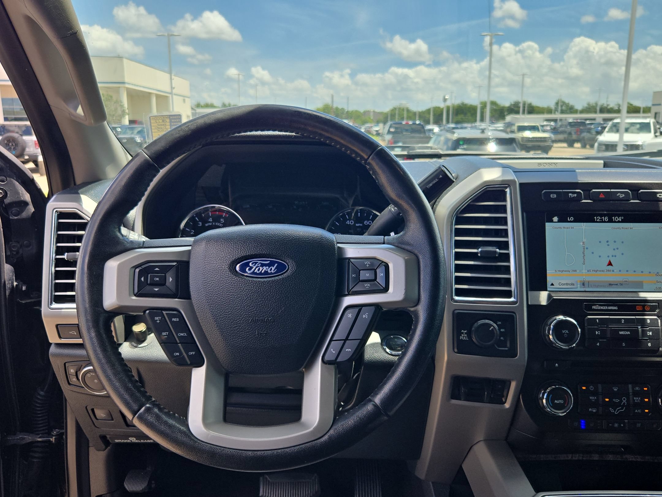 Used 2017 Ford F250 Lariat w/ Lariat Ultimate Package AWD/4WD image 28