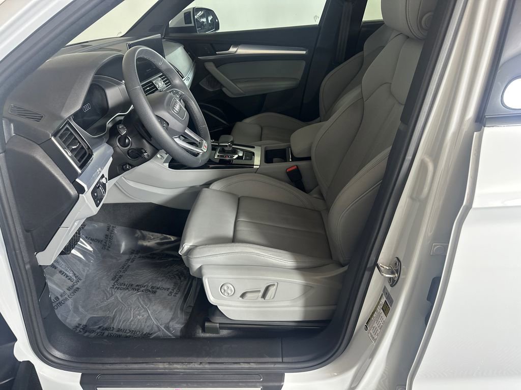 Used 2024 Audi Q5 2.0T Prestige image 9