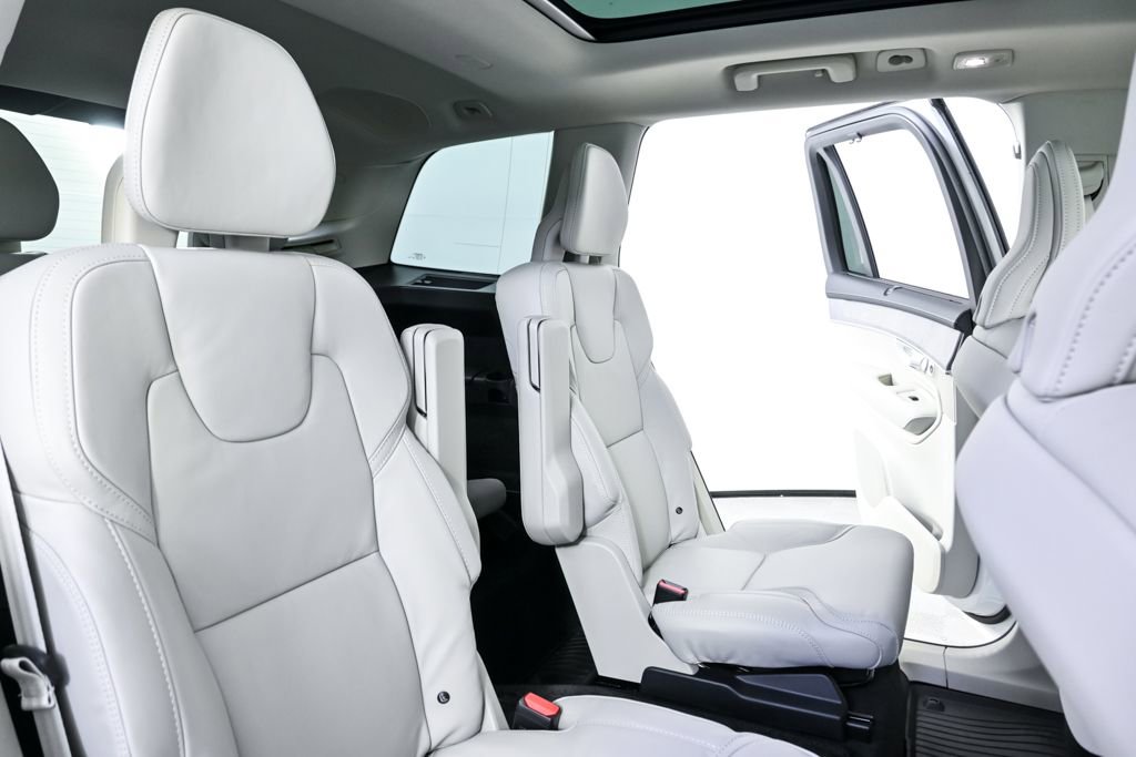 New 2026 Volvo XC90 B6 Ultra w/ Protection Package image 22