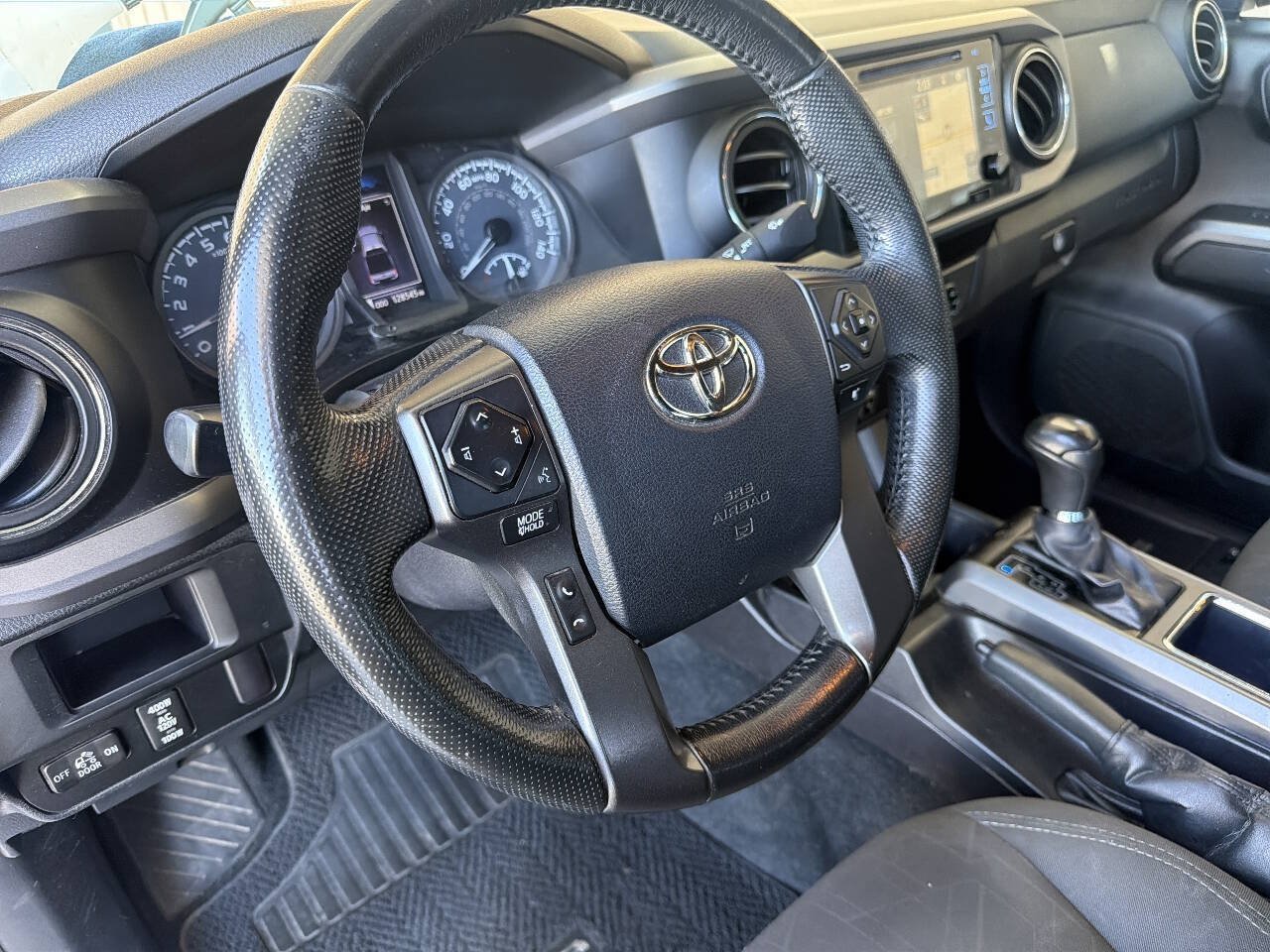 Used 2016 Toyota Tacoma TRD Off-Road w/ Towing Package RWD image 19