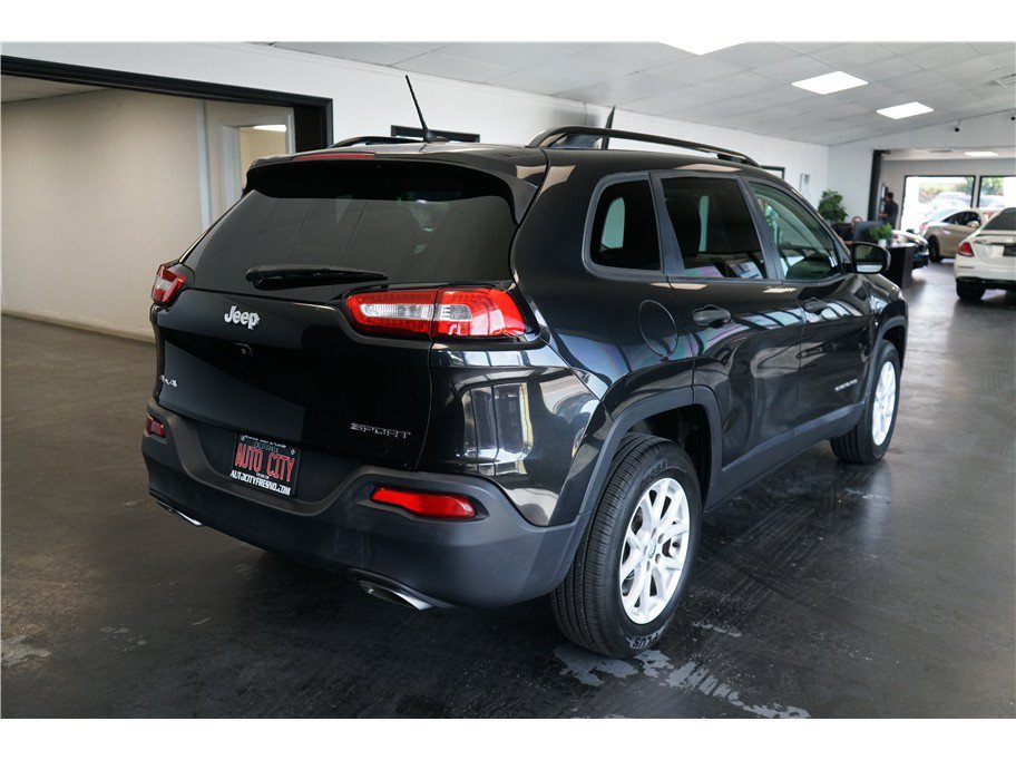 Used 2016 Jeep Cherokee Sport AWD/4WD image 7