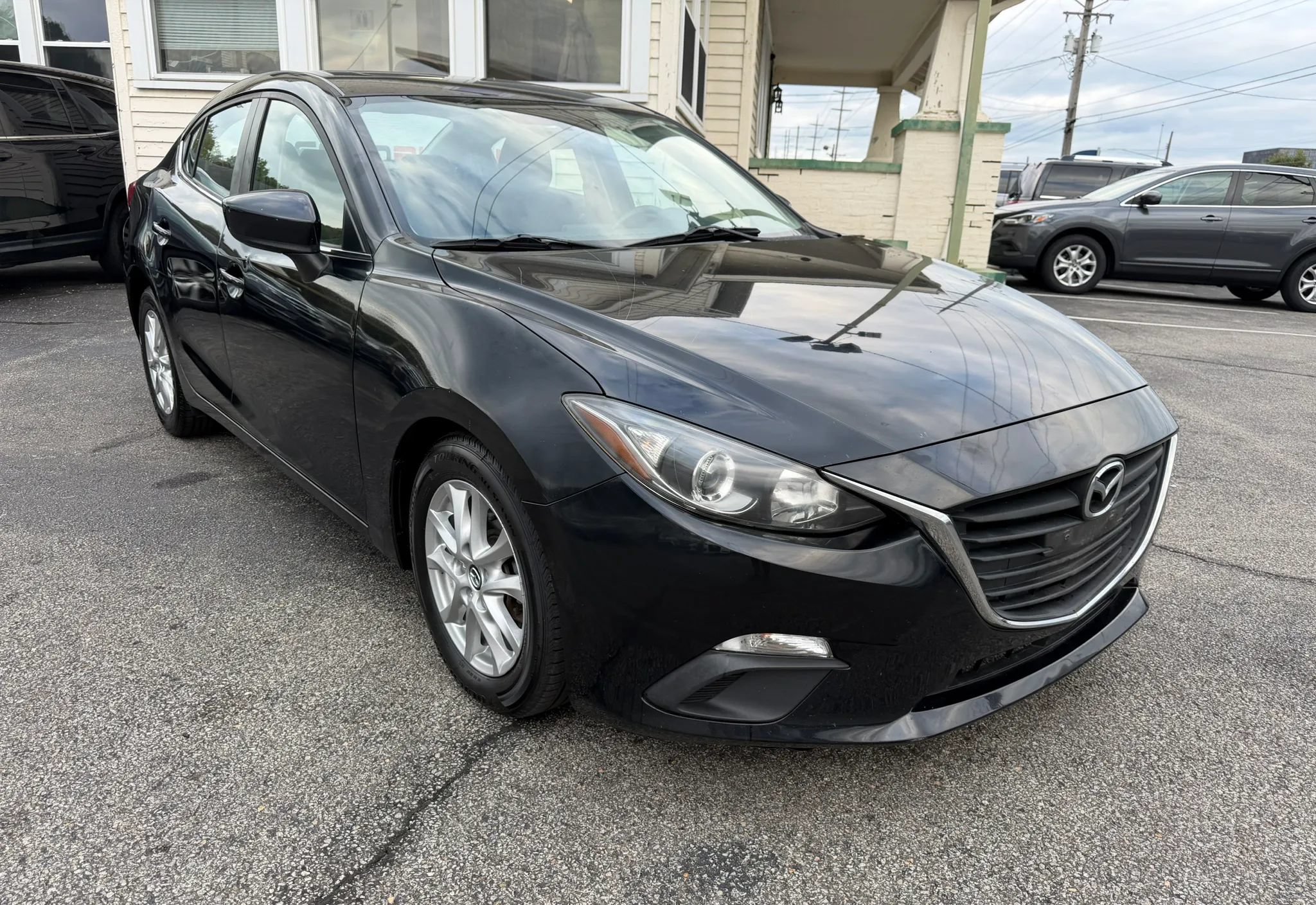 Used 2014 MAZDA MAZDA3 i Touring w/ Moonroof Package 1 FWD image 5