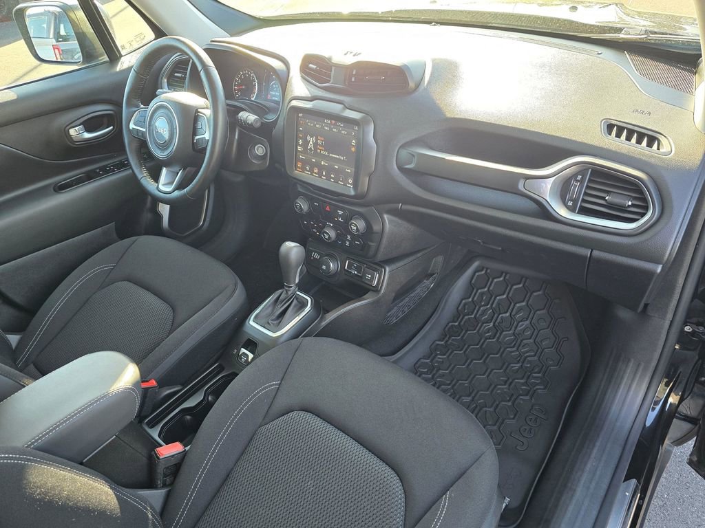 Used 2023 Jeep Renegade Latitude w/ Sun/Sound Group AWD/4WD image 17