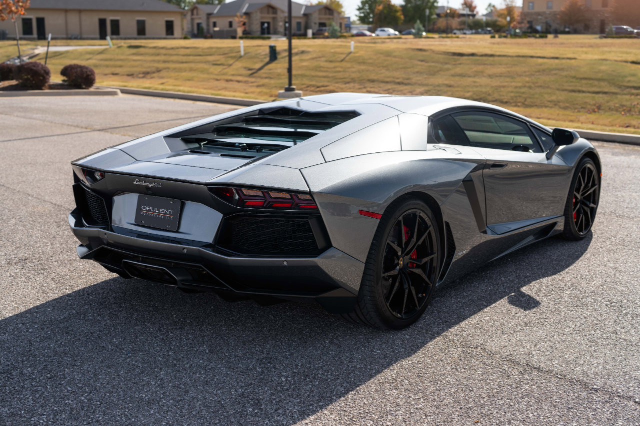 Used 2014 Lamborghini Aventador LP 700-4 image 5