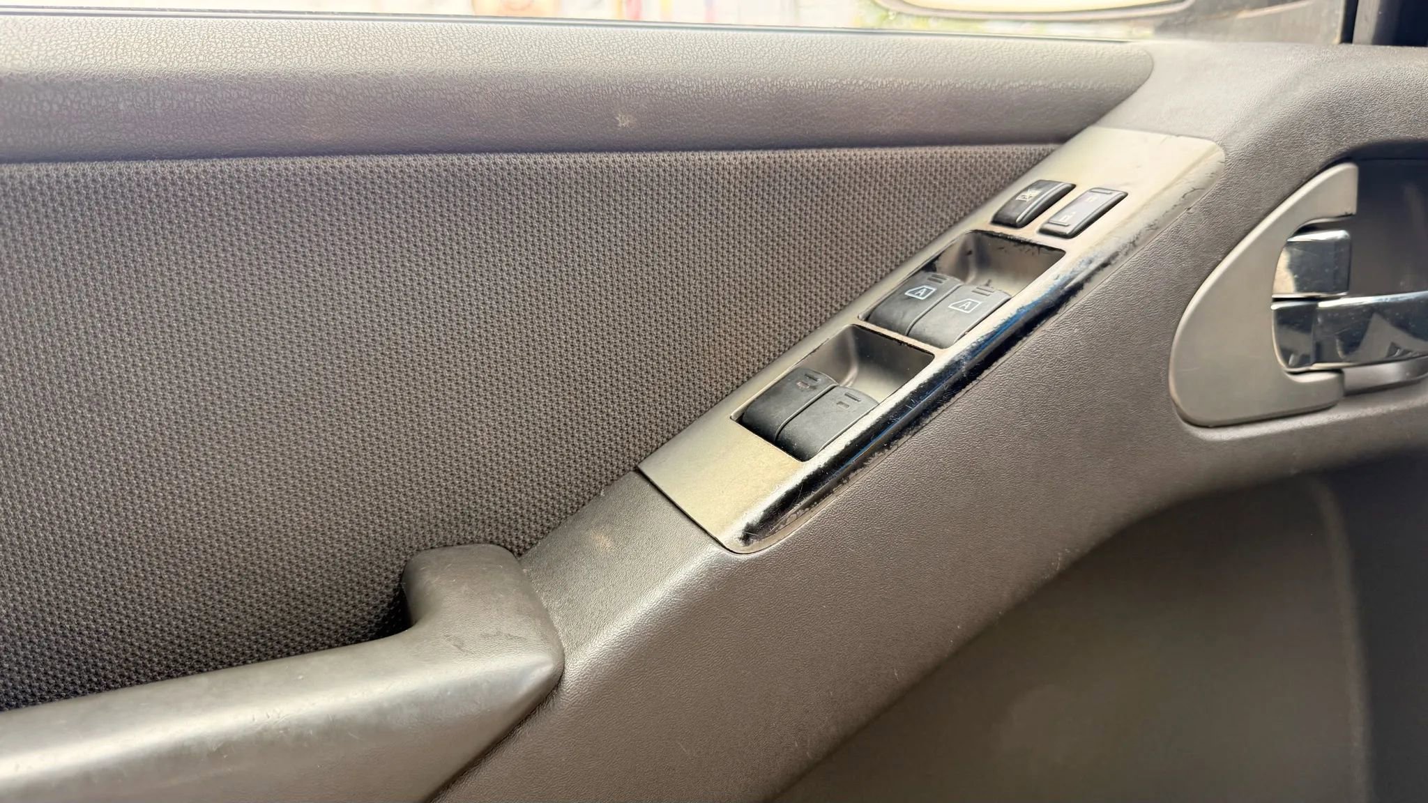 Used 2008 Nissan Pathfinder S image 23