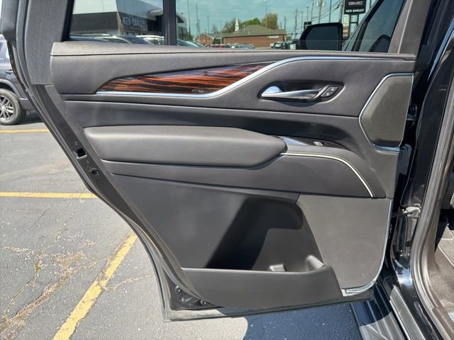 Used 2021 Cadillac Escalade Premium Luxury image 13