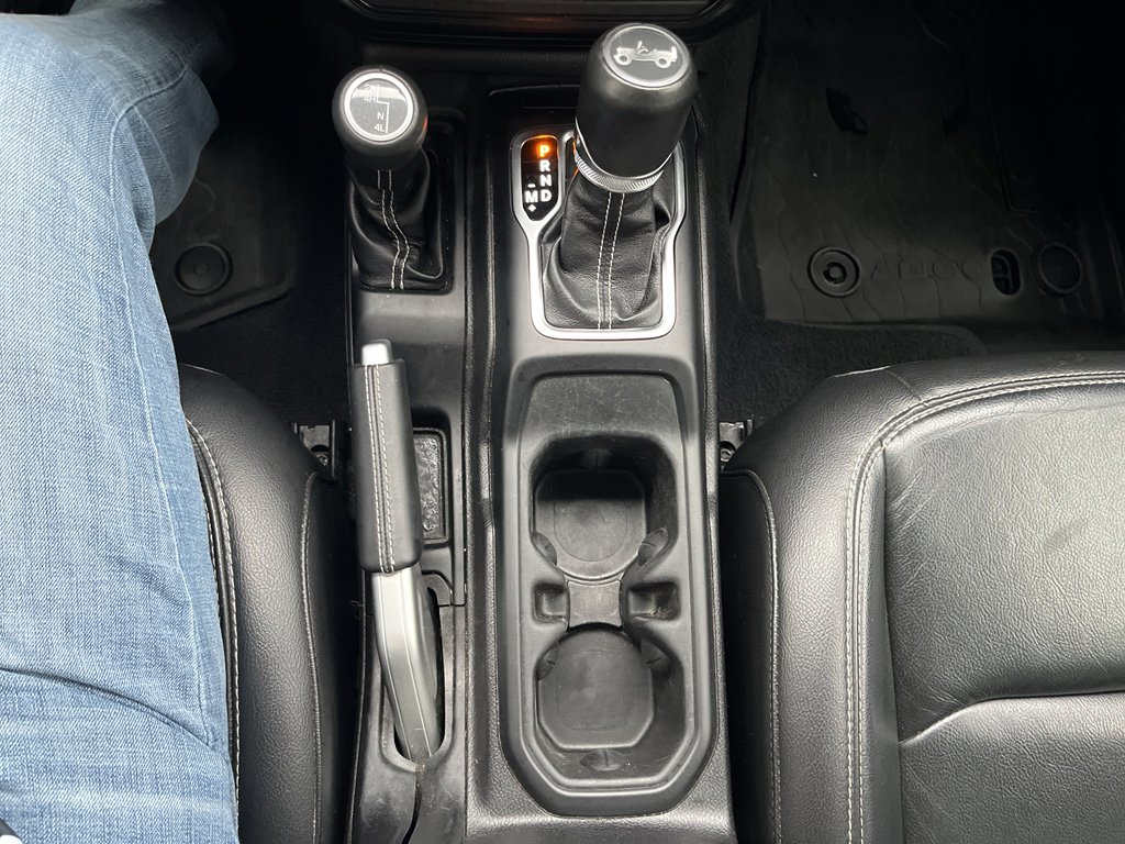 Used 2018 Jeep Wrangler Unlimited Sahara image 16