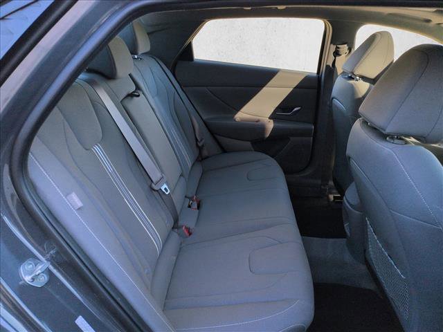 Used 2024 Hyundai Elantra SEL w/ Convenience Package image 19