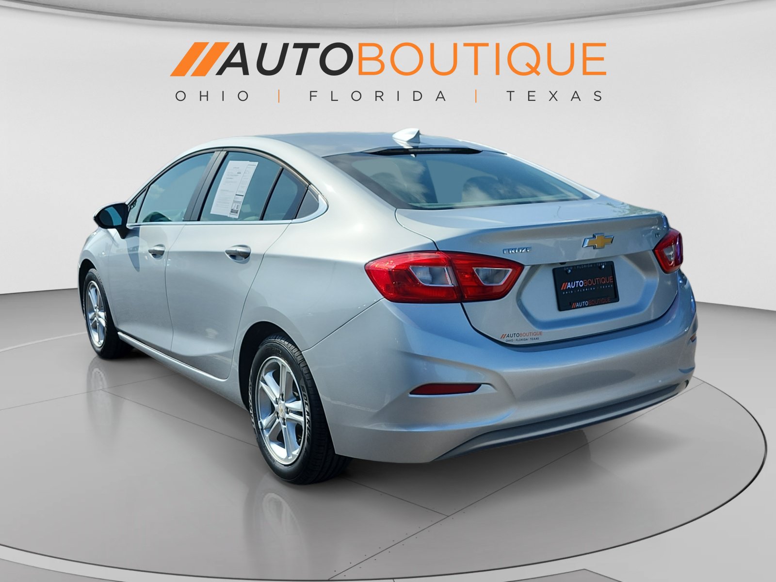 Used 2017 Chevrolet Cruze LT w/ Sun And Sound Package FWD image 3