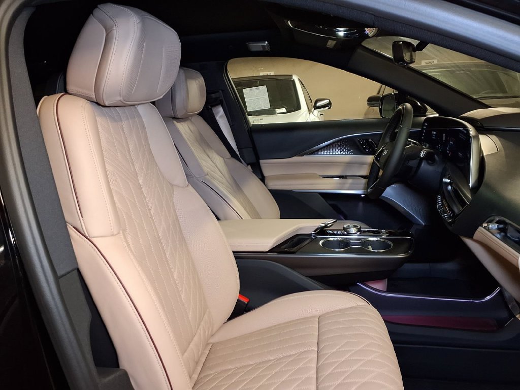 New 2026 Cadillac Lyriq Signature Luxury w/ Nappa Leather Package RWD image 6