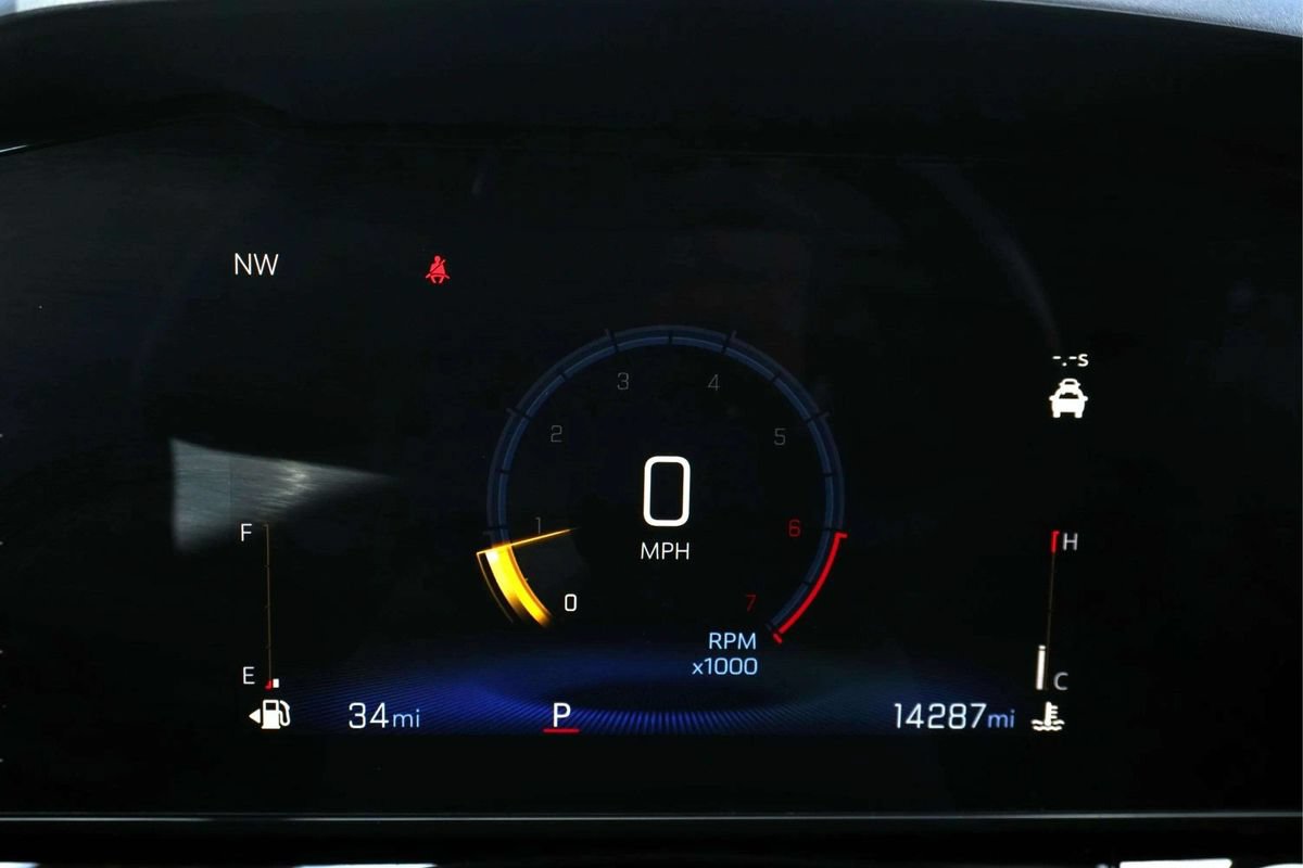 Used 2024 Chevrolet Trax ACTIV w/ Sunroof Package FWD image 24