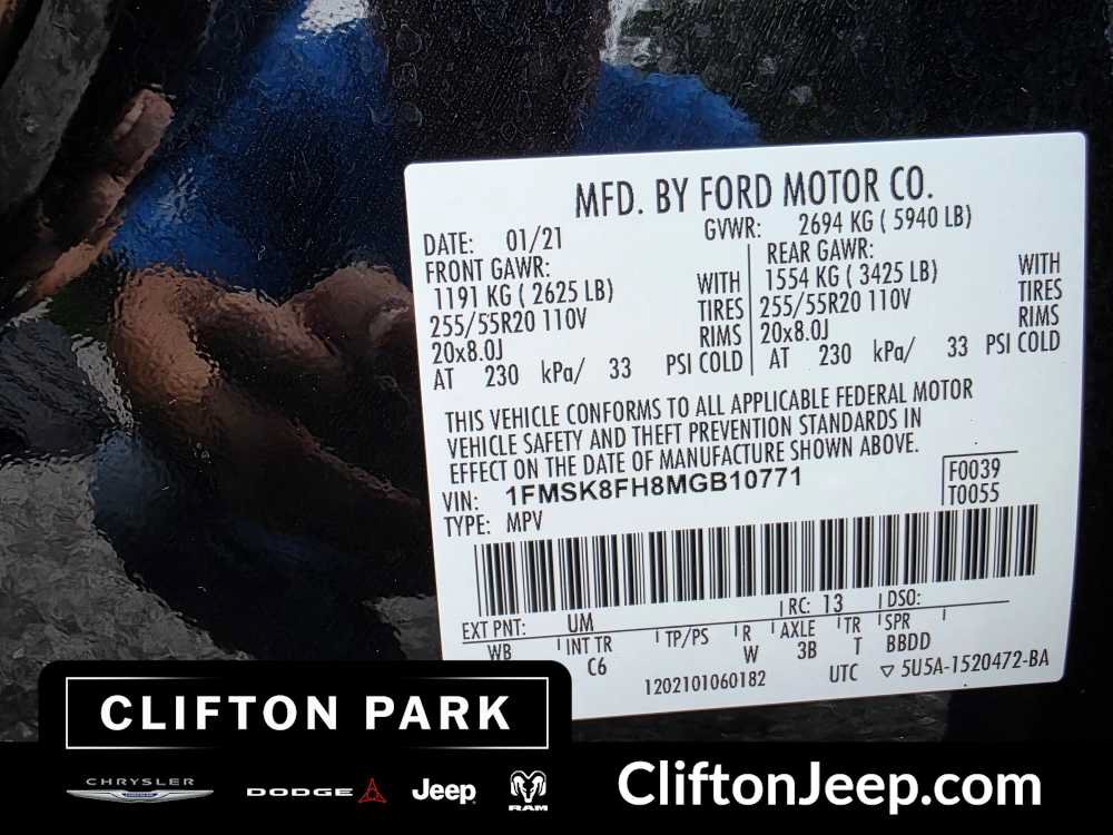 Used 2021 Ford Explorer Limited w/ Equipment Group 301A AWD/4WD image 27