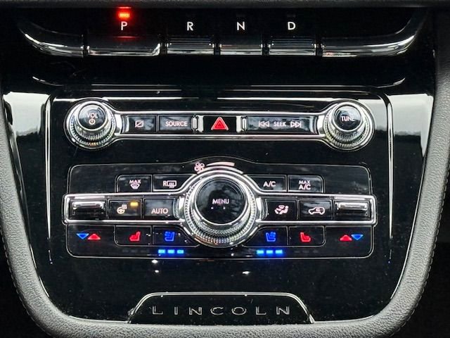 Used 2022 Lincoln Corsair AWD w/ Premium Package image 23