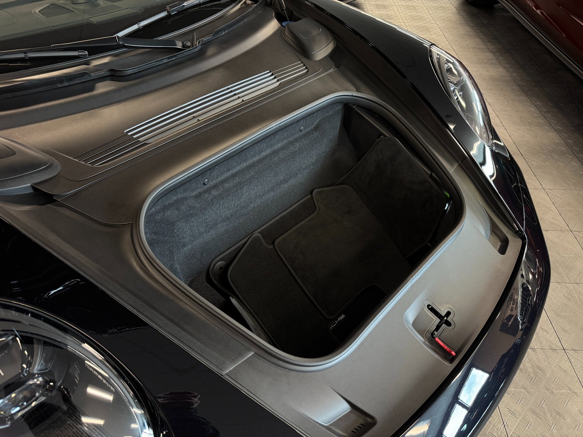 Used 2024 Porsche 911 Turbo image 82