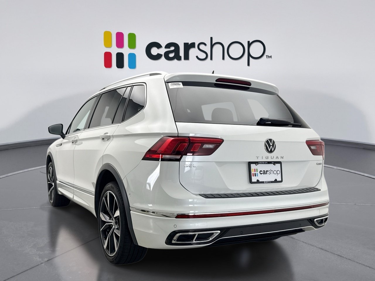 Used 2023 Volkswagen Tiguan SEL R-Line AWD/4WD image 3