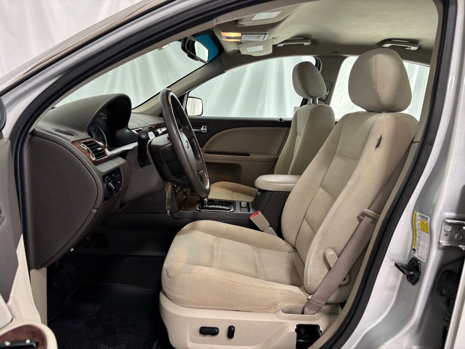 Used 2009 Ford Taurus SEL image 12