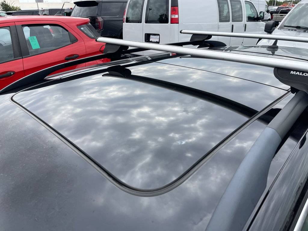 Used 2011 Volkswagen Jetta TDI FWD image 2