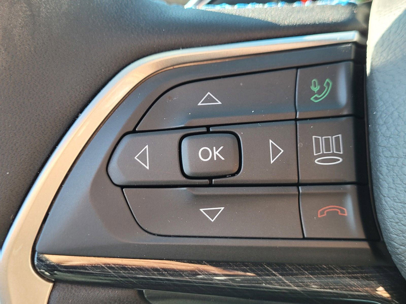 Used 2023 Jeep Grand Cherokee Trailhawk w/ Advanced Protech Group II image 22