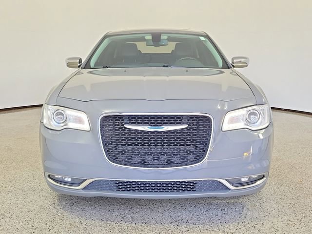 Used 2018 Chrysler 300 Limited RWD image 3