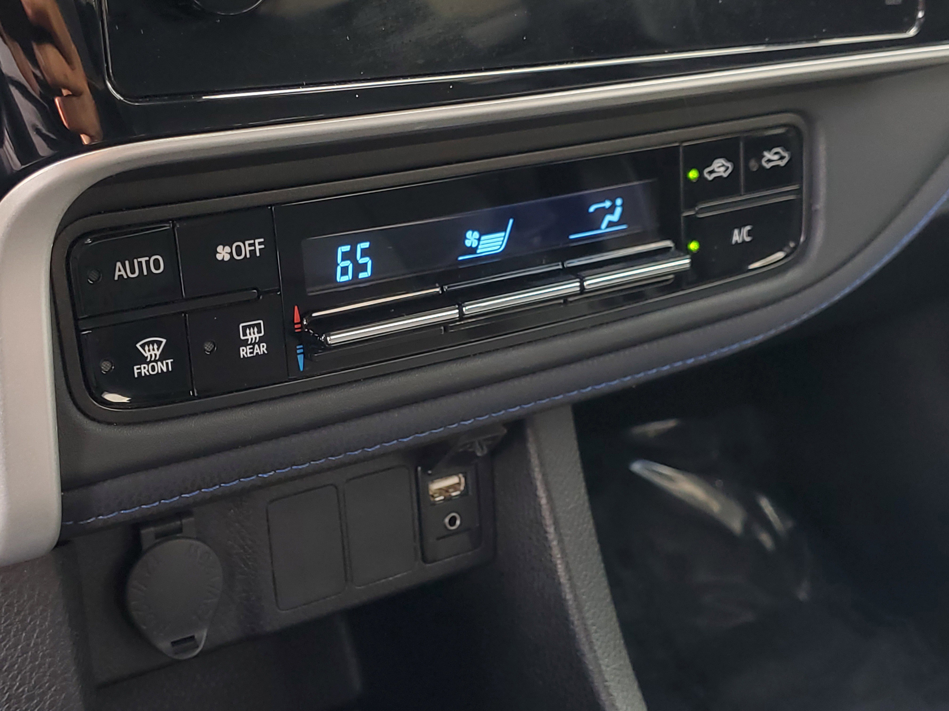 Used 2019 Toyota Corolla SE image 28