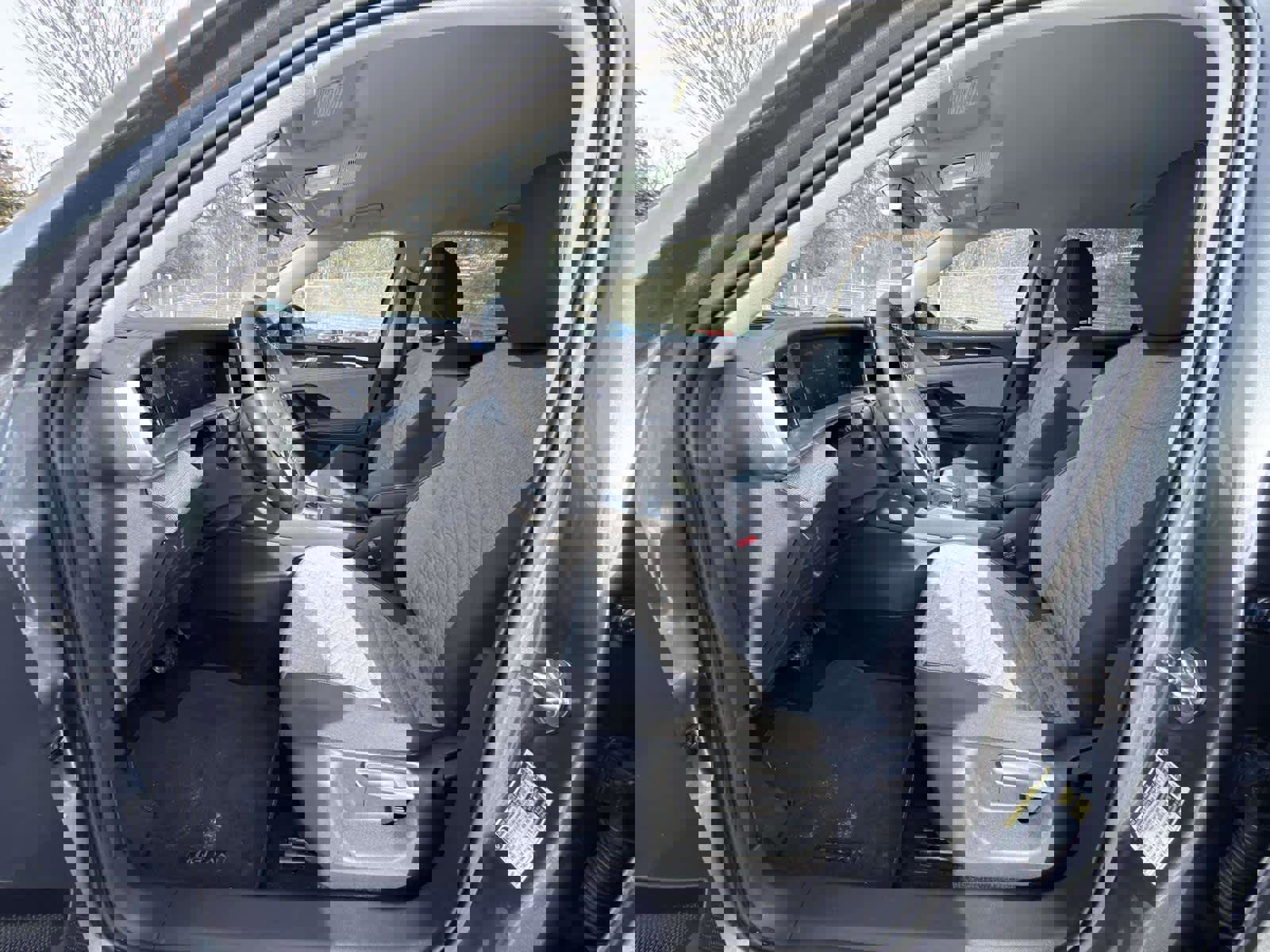 Used 2025 Volkswagen Tiguan S image 11