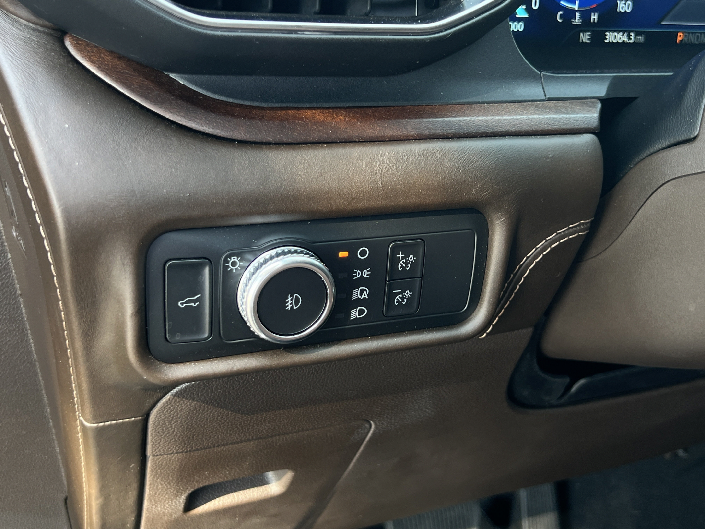 Used 2021 Ford Explorer King Ranch w/ Premium Technology Package RWD image 18