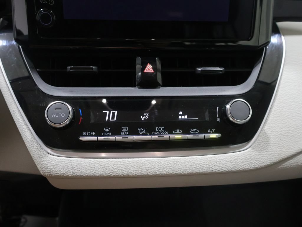 Certified 2023 Toyota Corolla LE AWD/4WD image 29