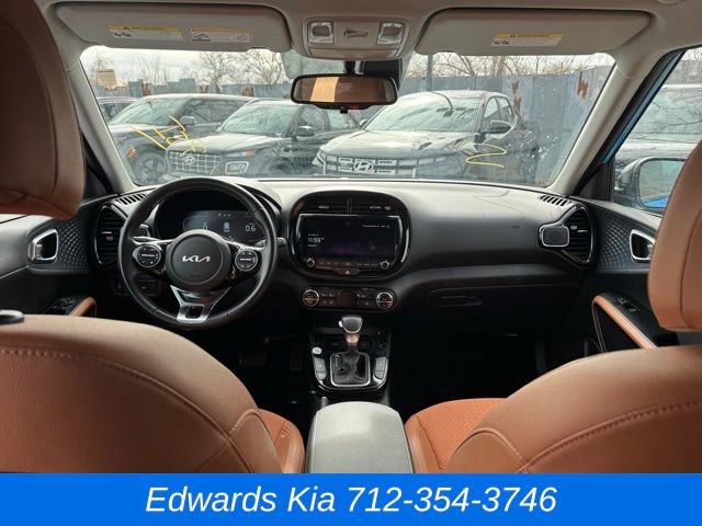 Used 2025 Kia Soul EX image 18