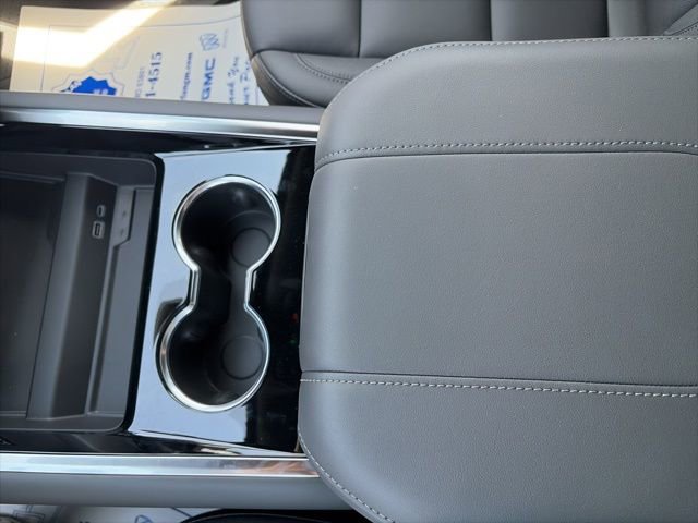 New 2026 Chevrolet Suburban LT image 24