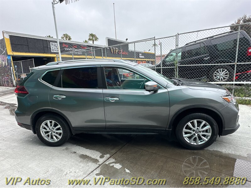 Used 2018 Nissan Rogue SV w/ Premium Package FWD image 40