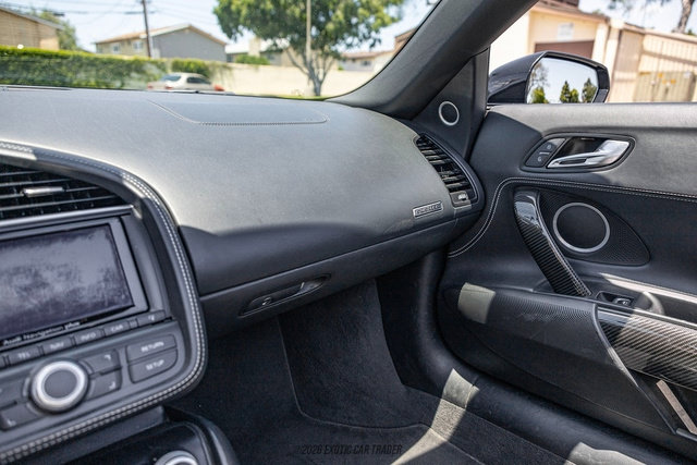 Used 2014 Audi R8 V10 w/ Full Leather Package AWD/4WD image 31