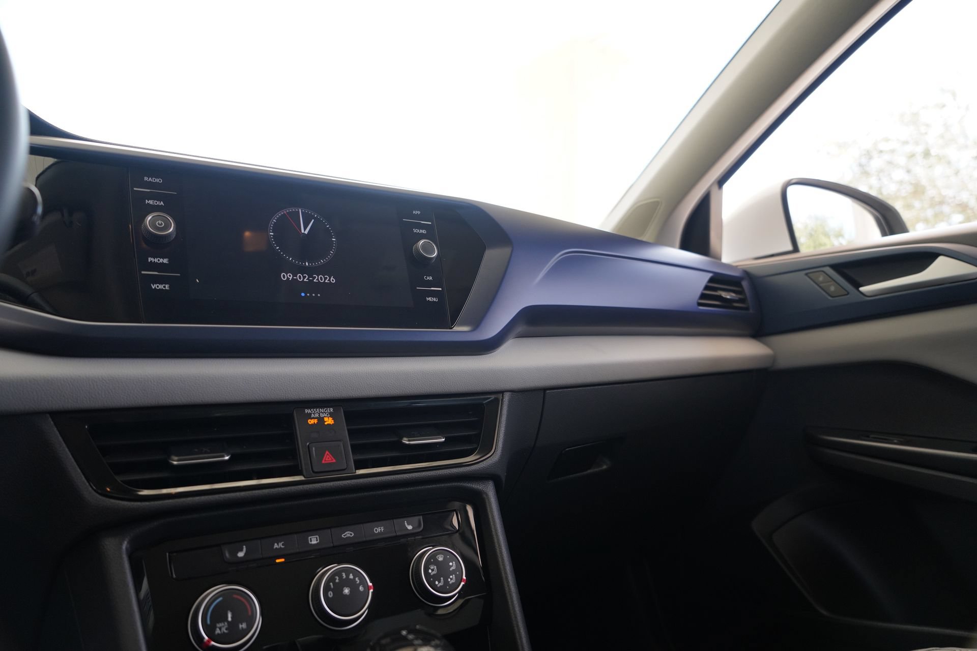 Certified 2023 Volkswagen Taos SE w/ Black Wheel Package FWD image 16