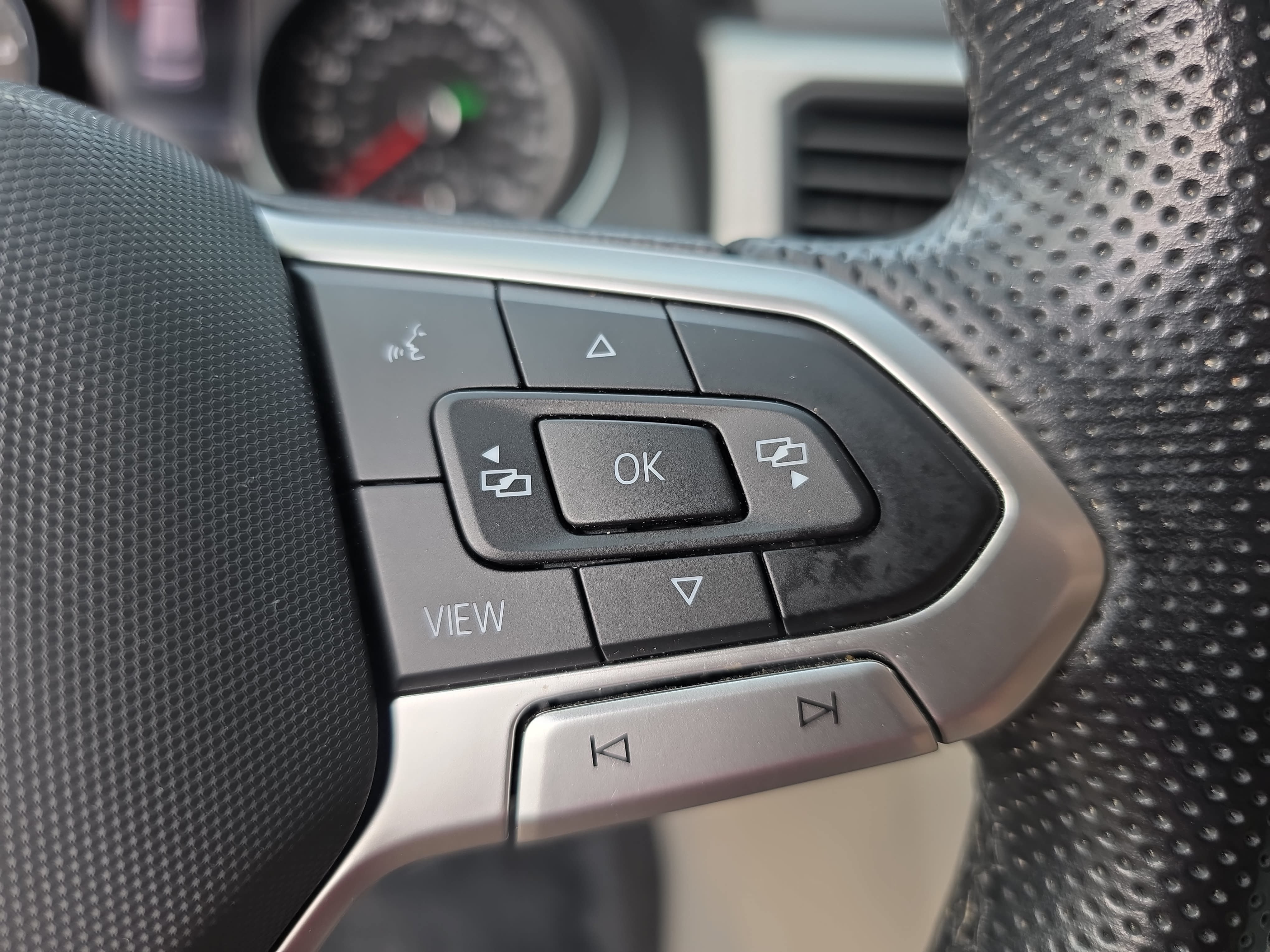 Used 2021 Volkswagen Atlas SE FWD image 16